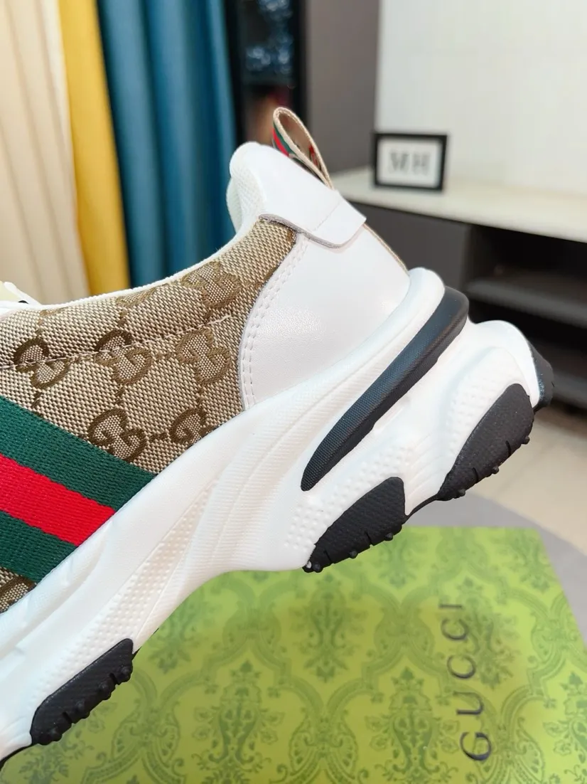 Men's shoes 💰458🌹🌹[GUCCI] Gucci's new lace-up casual men's shoes are on the market first, and the materials and workmanship are superior to all versions on the market. The highest quality shipped first-layer cowhide with imported original perforated materials➕Genuine leather lining, privately molded soft outsole, high foot comfort, imported special materials highlight the brand's unique charm, high-end customization 38-44